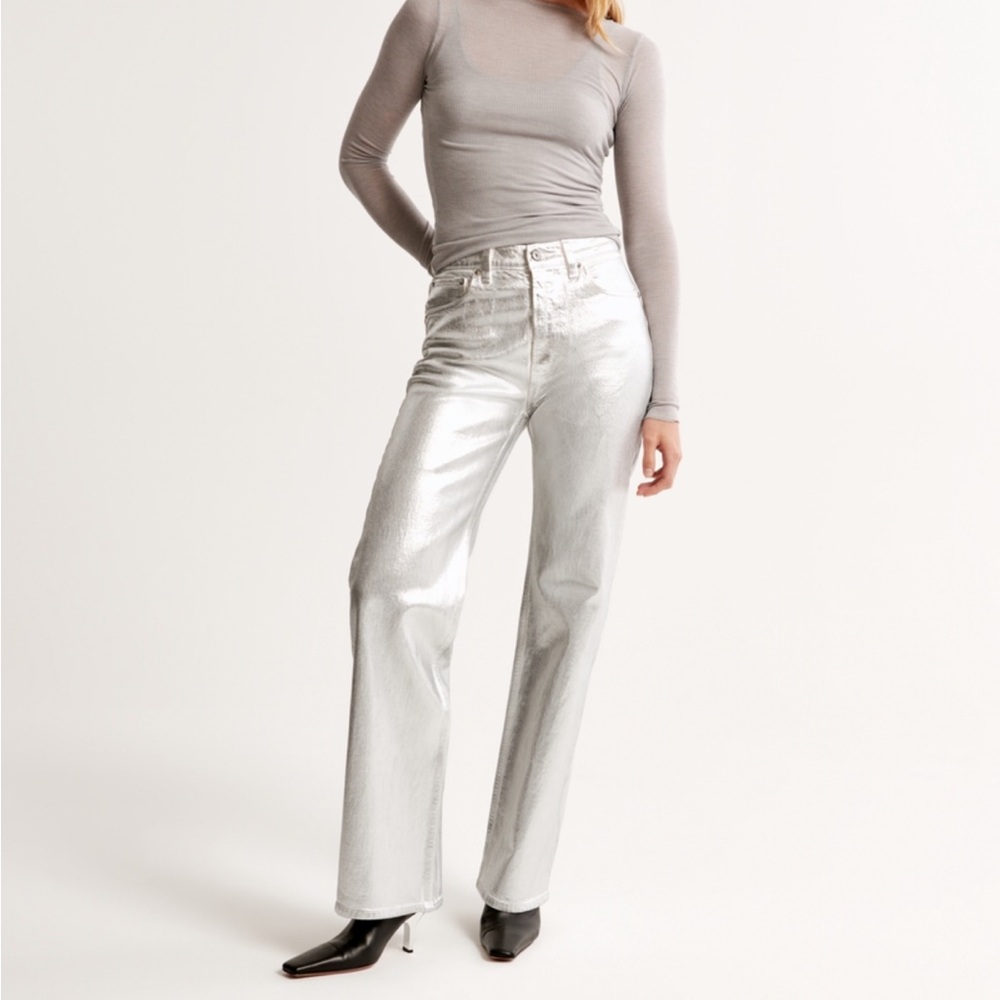 Abercrombie & Fitch High Rise 90s Relaxed Jeans in Silver